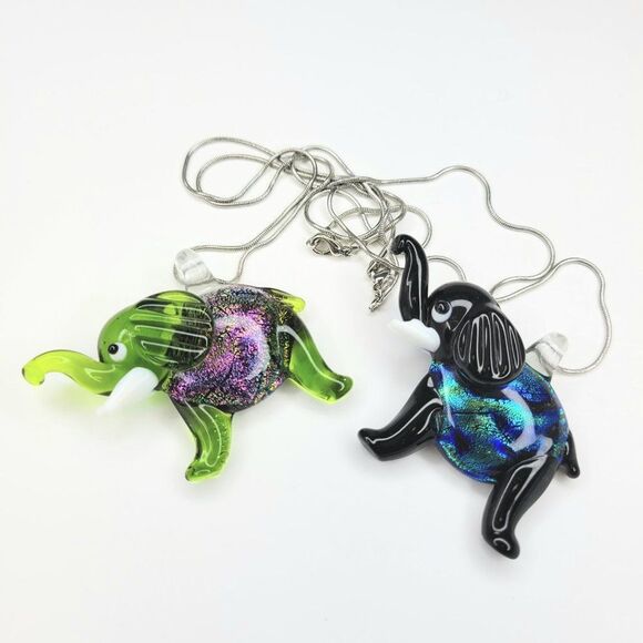 BLACK Glass Acrylic Elephant Pendant Necklace with shiny blue and green  specks - Picture 5 of 6